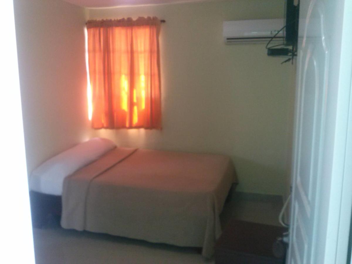 Hotel Cacique Barahona ภายนอก รูปภาพ